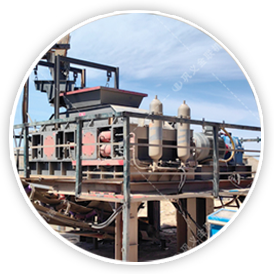 全自動(dòng)液壓對(duì)輥制砂機(jī)現(xiàn)場(chǎng)圖片