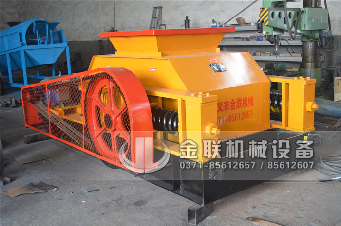 大型雙齒輥破碎機(jī)有哪些結(jié)構(gòu)，都用于哪些行業(yè)？