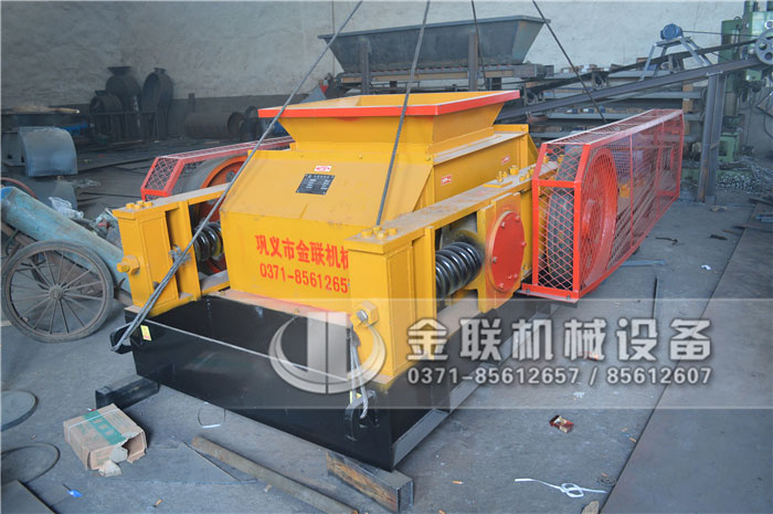 影響強(qiáng)力雙齒輥破碎機(jī)生產(chǎn)效率的因素有哪些？