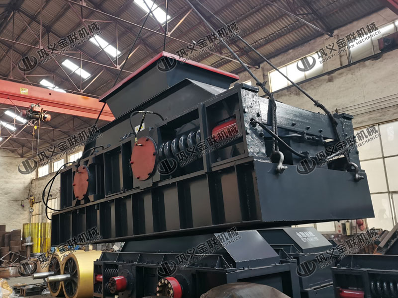 液壓對輥破碎機相較于彈簧對輥破碎機有什么區(qū)別呢? 液壓對輥破碎機相較于彈簧對輥破碎機有什么區(qū)別呢?