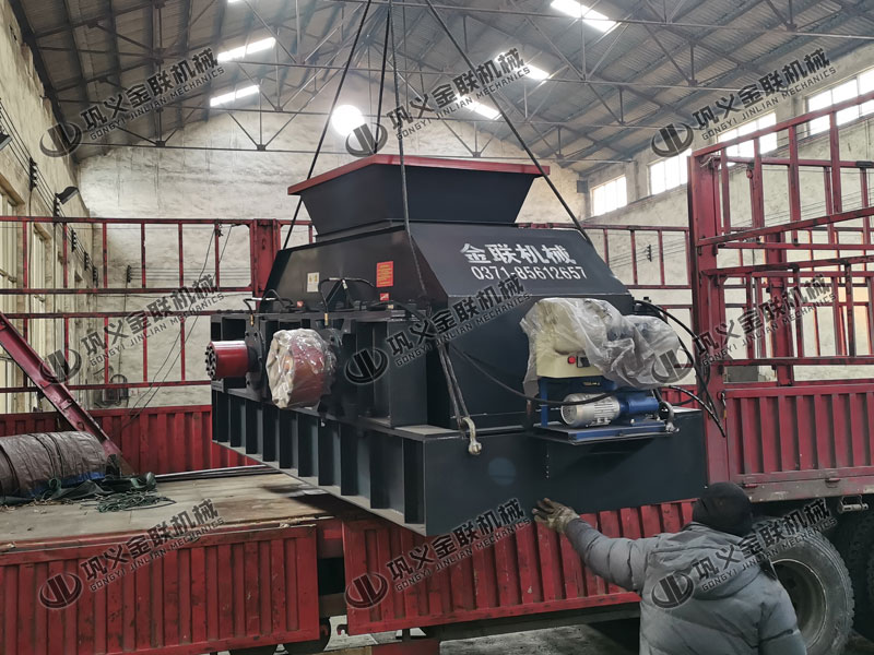 液壓對輥破碎機相較于彈簧對輥破碎機有什么區(qū)別呢? 液壓對輥破碎機相較于彈簧對輥破碎機有什么區(qū)別呢?