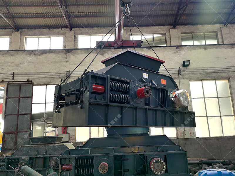 了解設(shè)備配置的技術(shù)參數(shù)，了解設(shè)備配置的技術(shù)參數(shù)，并根據(jù)對輥破碎機用戶的生產(chǎn)要求和物料硬度，合理構(gòu)建對輥破碎機的設(shè)備規(guī)格