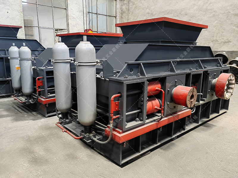 2PGY1208大型液壓對輥制砂機發貨 發往吉林