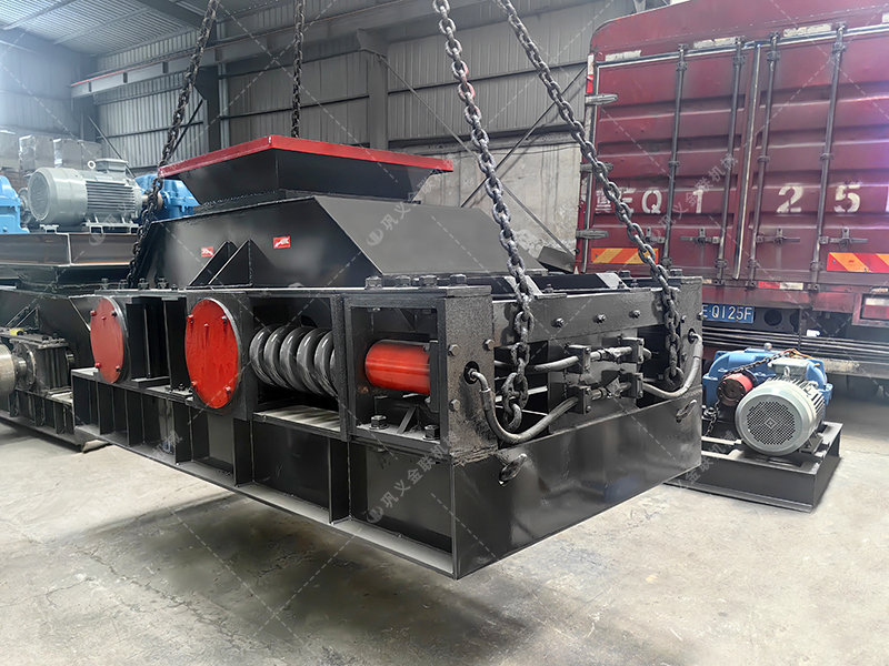 2PG800x600中型對輥制砂機(jī)發(fā)往安徽