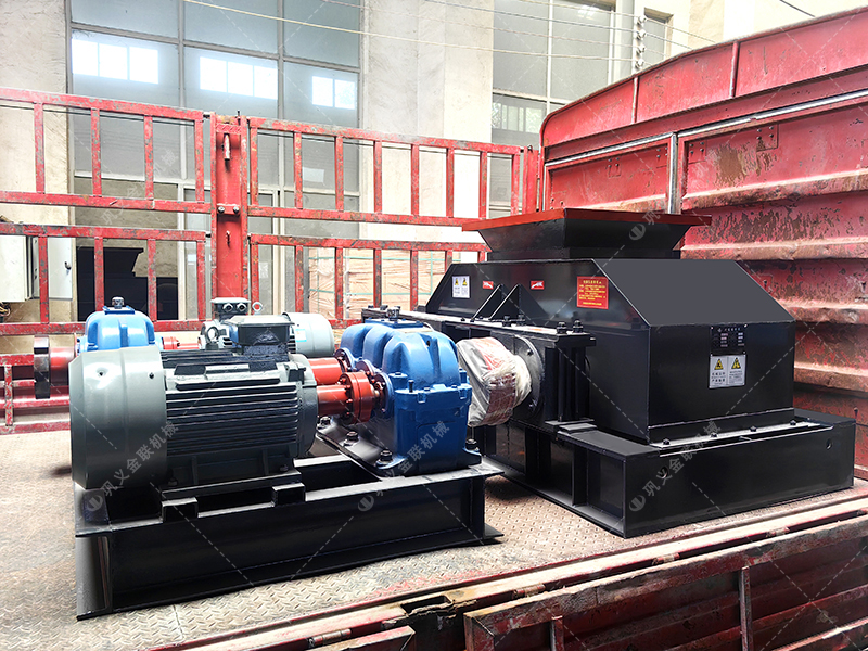 2PG800x600中型對輥制砂機(jī)發(fā)往安徽