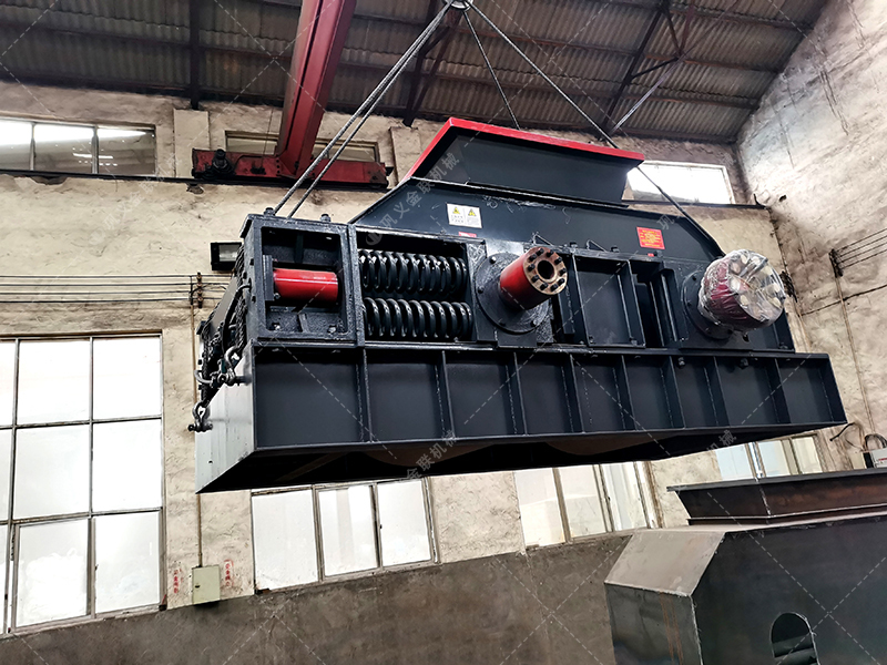 單臺大型河卵石破碎制砂機(jī)發(fā)貨圖片