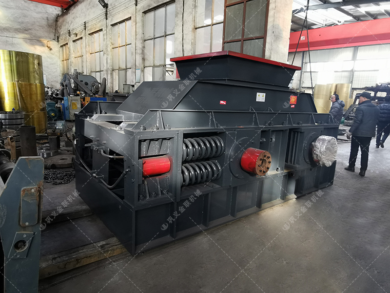 2PG1510直連式大型對(duì)輥破碎機(jī)設(shè)備發(fā)往福建