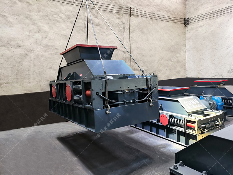 2PG1000X700皮帶對輥破碎機(jī)發(fā)貨圖片_發(fā)往湖北恩施_鵝卵石制砂