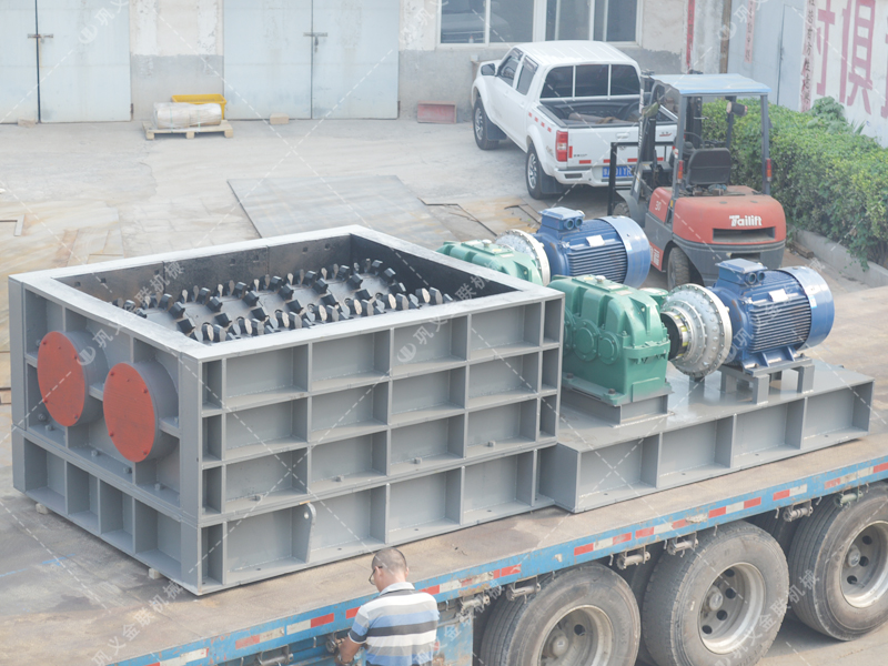 大型強力分級雙齒輥破碎機發貨圖片_發往山東_破碎煤炭