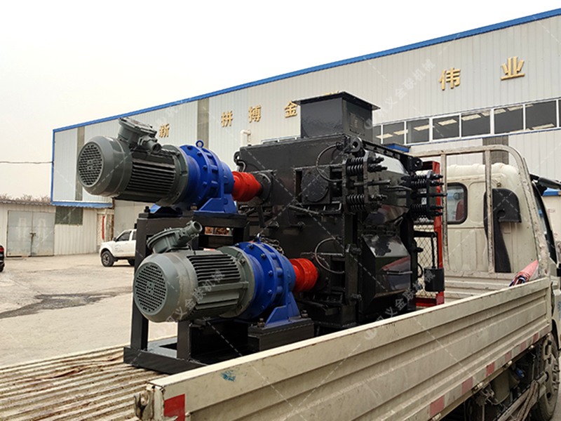 4PG0404小型四輥破碎機發貨圖片_發往新疆阿克蘇_破碎石英石