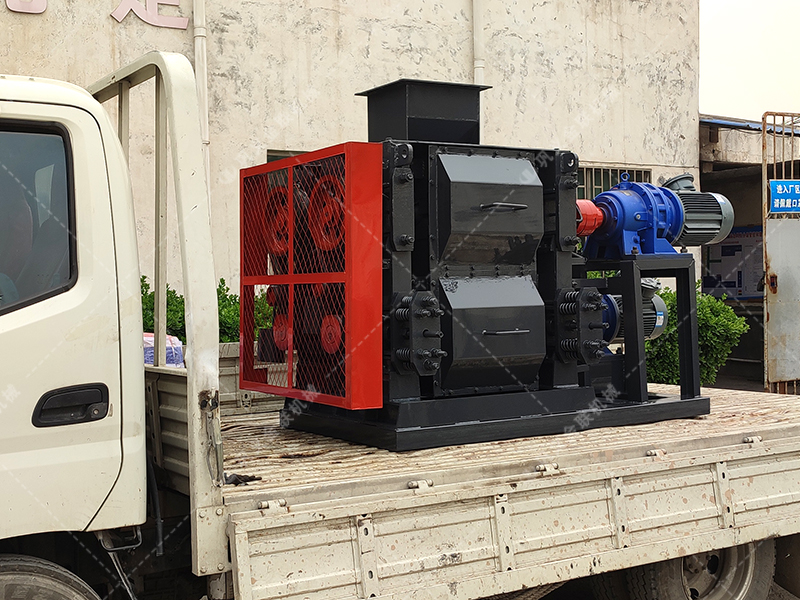 4PG0404小型四輥破碎機發貨圖片_發往新疆阿克蘇_破碎石英石