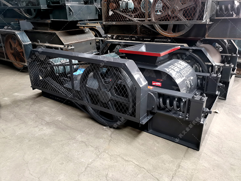 2PG610X400對(duì)輥破碎機(jī)發(fā)貨圖片_發(fā)往福建龍巖_鵝卵石制沙