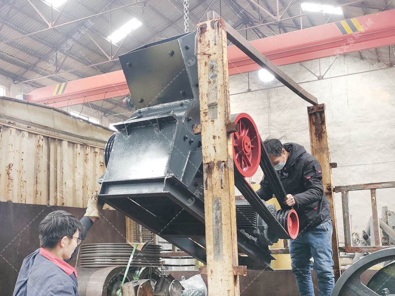 pc400x300小型錘式破碎機發貨圖片_發往山西_粉碎煤