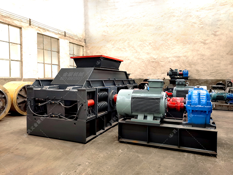 了解設(shè)備配置的技術(shù)參數(shù)，了解設(shè)備配置的技術(shù)參數(shù)，并根據(jù)對輥破碎機用戶的生產(chǎn)要求和物料硬度，合理構(gòu)建對輥破碎機的設(shè)備規(guī)格