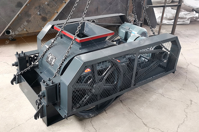 對(duì)輥制砂機(jī)在線報(bào)價(jià)/小型對(duì)輥式破碎機(jī)多少錢一臺(tái)？