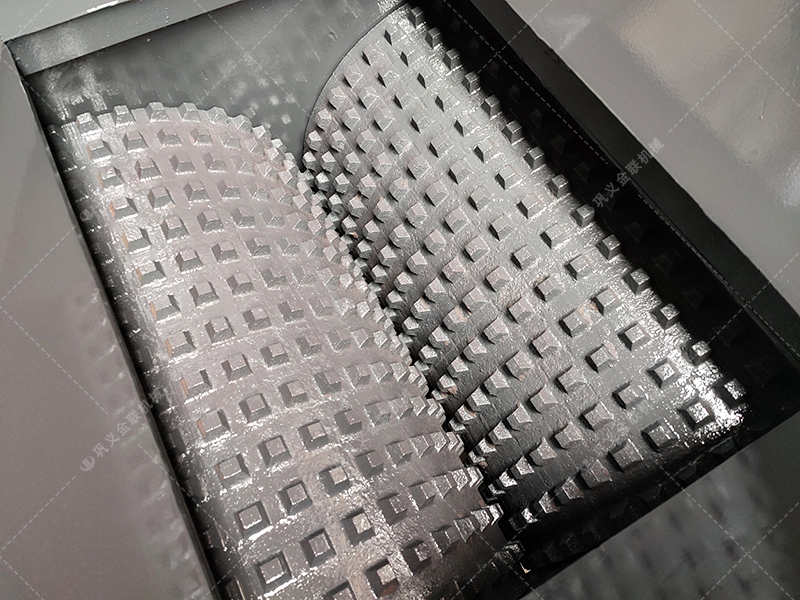 石膏破碎用什么設備？雙齒輥破碎機廠家哪家好？