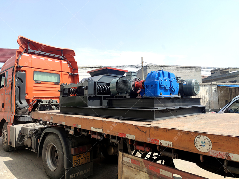 石膏破碎用什么設備？雙齒輥破碎機廠家哪家好？