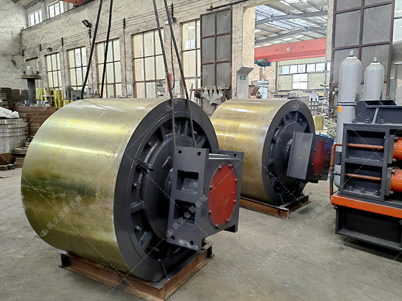 石子制砂用什么設備好？液壓對輥破碎機的優勢解析