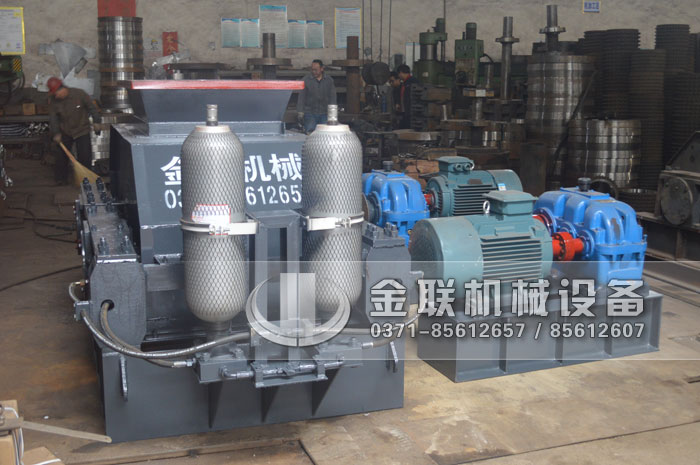 液壓對輥破碎機(jī)2