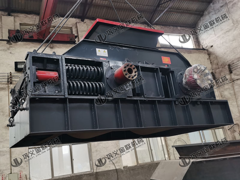 鵝卵石破碎機(jī)