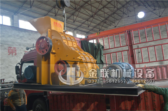 使用雙級(jí)粉碎機(jī)需要重視哪些問題